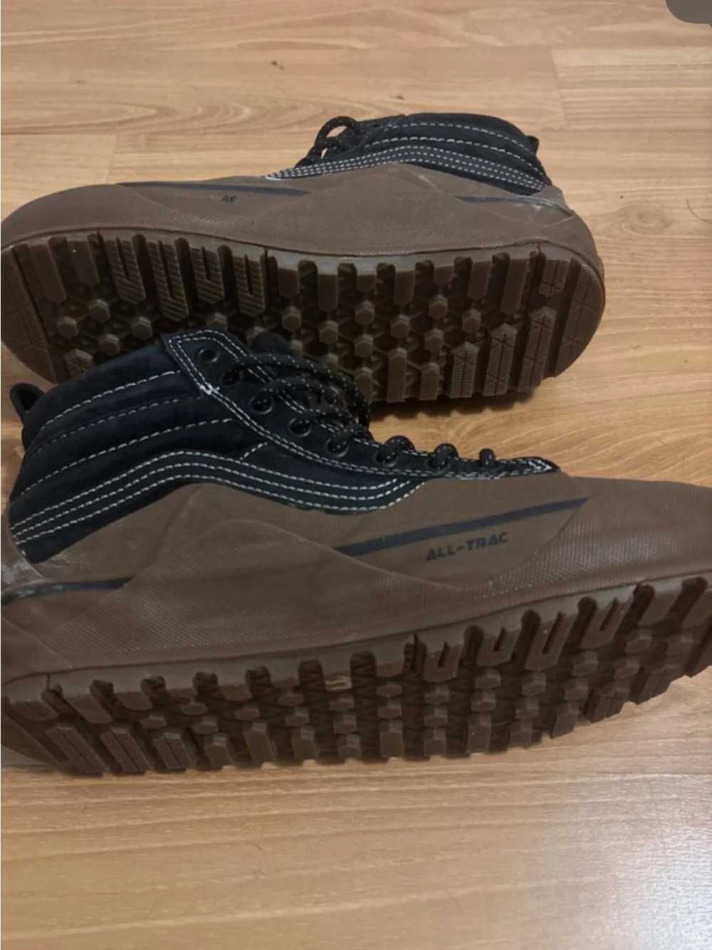 NWOT | Vans | Sk8-Hi MTE-2 Dip |